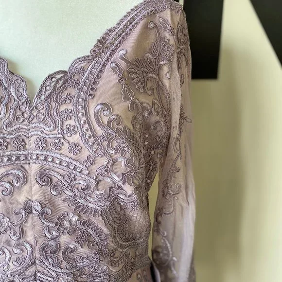 JS Collections Shift Dress - Picture 3 of 4